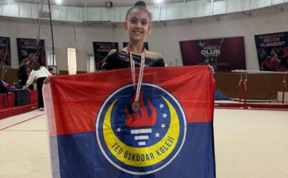 Öğrencimiz Ayris Bayrak, Gümüş Madalya kazandı.