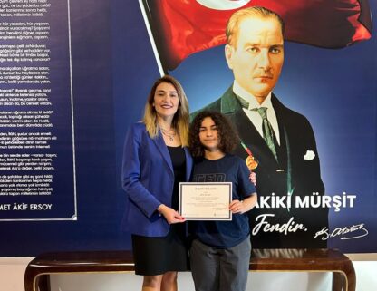 Öğrencimiz Rüya Yılmaz, kalemiyle zirveye ulaştı.